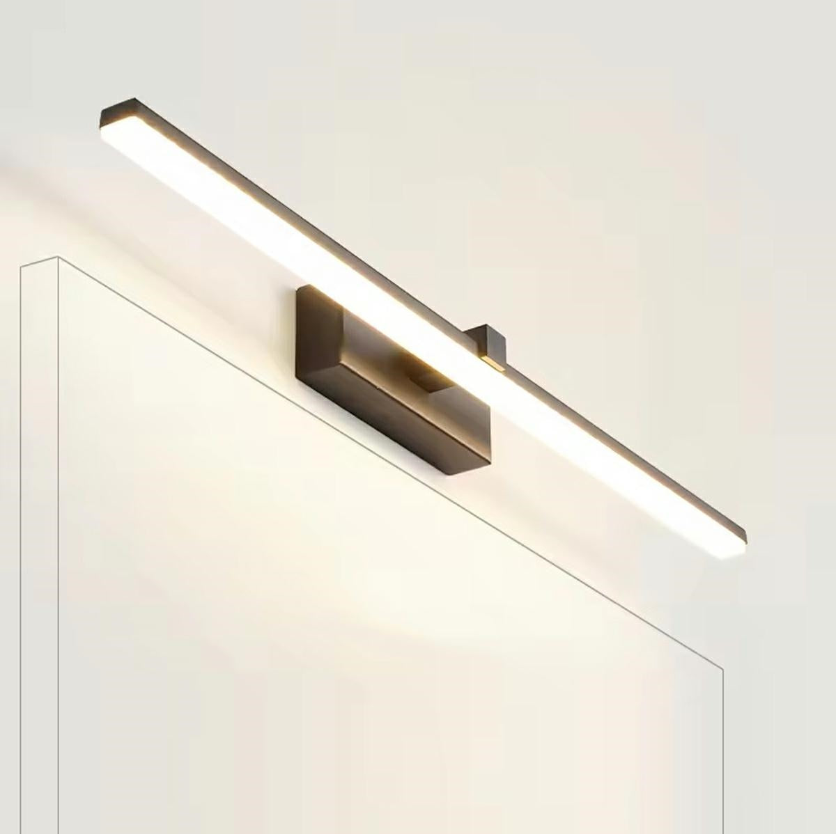 LED LEMPA VIRŠ VEIDRODŽIO 40CM JUODA - gaukdaugiau.lt