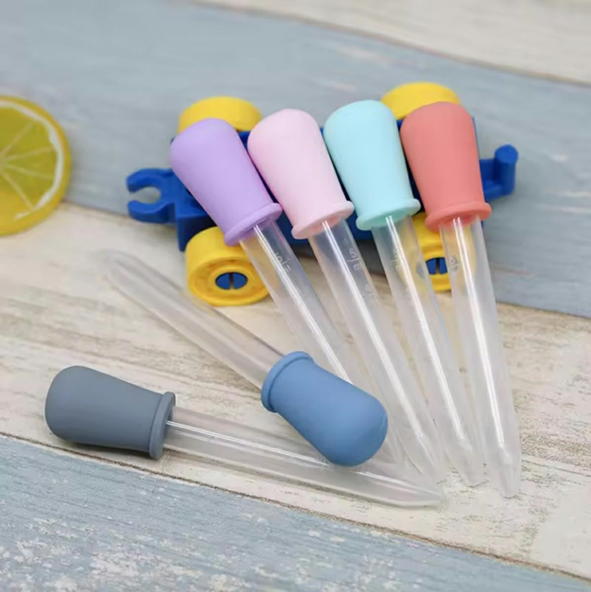 Plastikinė pipetė - gaukdaugiau.lt
