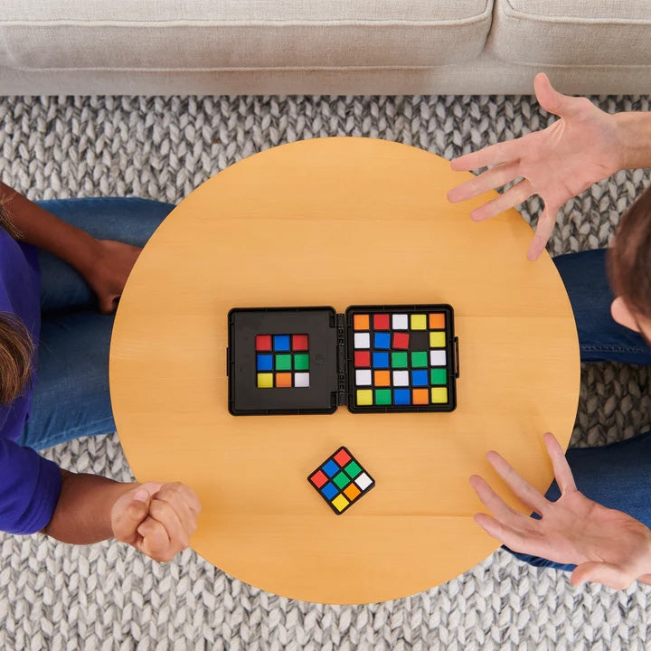 Stalo žaidimas "Rubik's race" - gaukdaugiau.lt