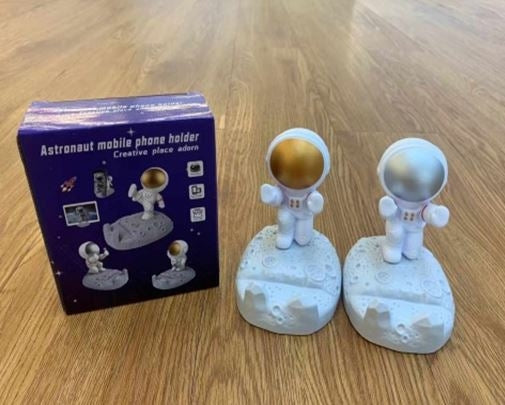 Telefono stovelis "Astronautas" - gaukdaugiau.lt