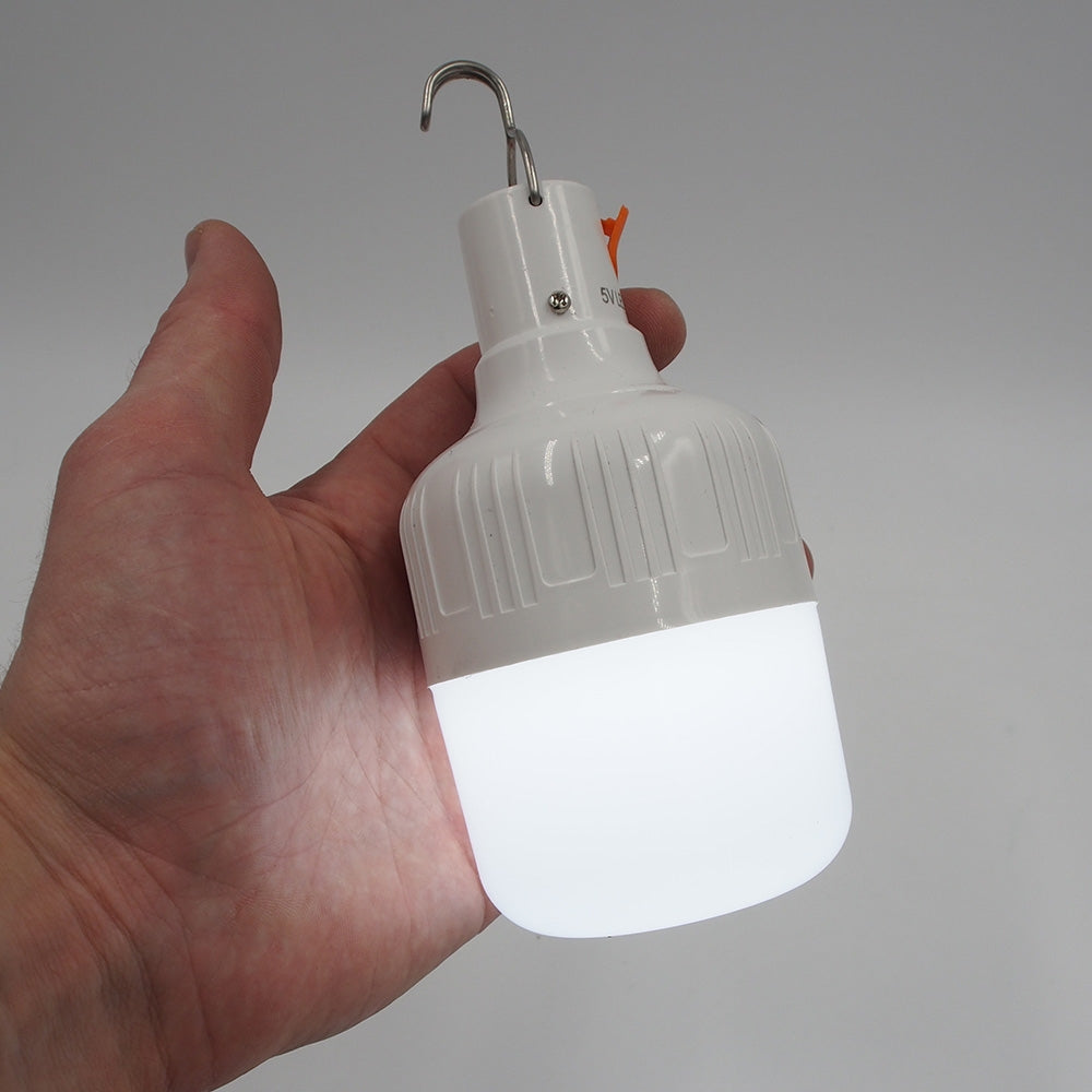 Universalus LED šviestuvas - gaukdaugiau.lt