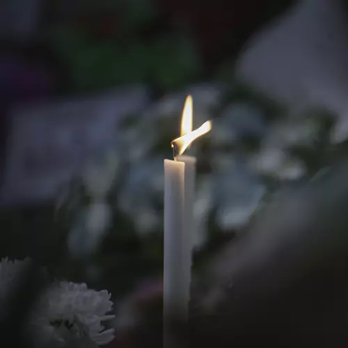 Baltas kūgio formos žvakė - 40 vnt. komplektas - gaukdaugiau.lt