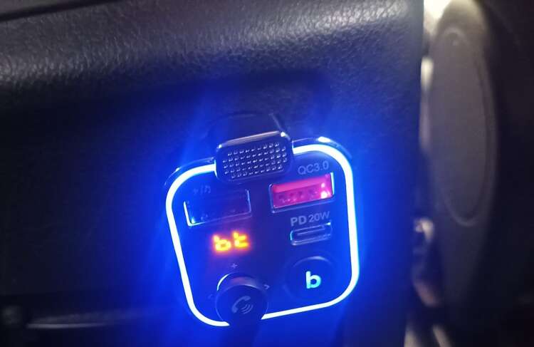 FM Bluetooth Siųstuvas/Įkroviklis Automobiliams 12V-24V - gaukdaugiau.lt