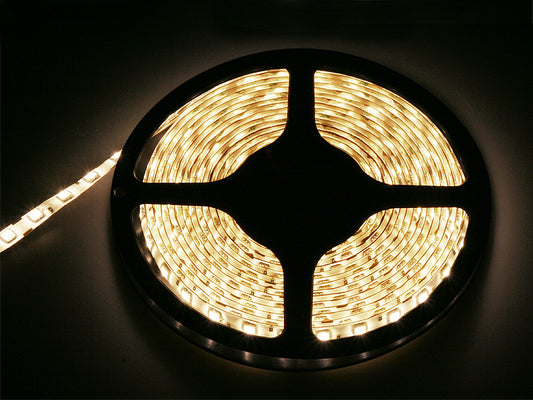 70-981# LED juosta baltas šaltas 5050 5m/300 vandeniui atspari - gaukdaugiau.lt