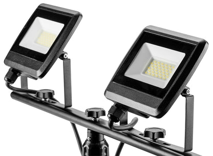 Dvigubas reflektorius 2x30W SMD LED 5400lm ant trikojo 1,8 m - gaukdaugiau.lt