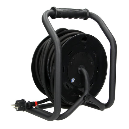 Profesionalus būgninis prailginimo laidas IP44, 4 lizdai 2P+Z (schuko), atsparus alyvai guminiu kabeliu H07RN-F 3x2,5mm2, 20m ilgio, unikali CUBE stovas, FIKSIRUOTOS LIZDOS, terminis jungiklis, srovės takų užtvaros. - gaukdaugiau.lt